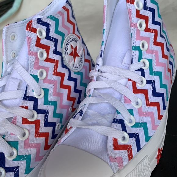 CONVERSE CTAS HI WHITE/UNIVERSITY RED WMNS - Picture 9 of 13